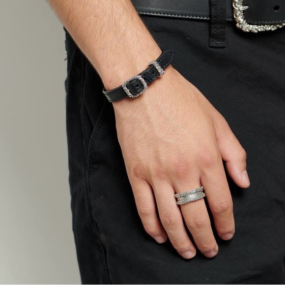 Emanuele Bicocchi
Arabesque double band ring - Picture 2 of 3